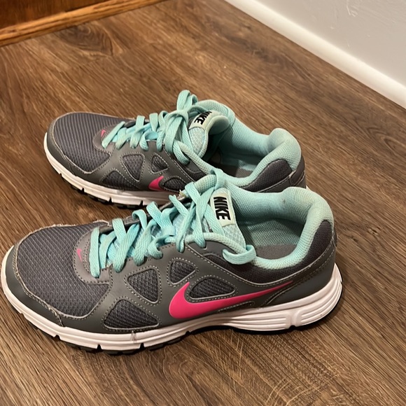 LAST CALL🔥Nike Women's Running Shoe Revolution - Picture 3 of 11